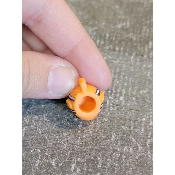 Moose Shopkins mini clownfish orange toy figure - Picture 4 of 4